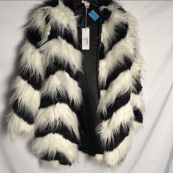 Nasty Gal Faux Fur Coat - Picture 3 of 3